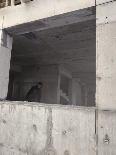 Hidrolik makine ile perde betonda pencere yeri a�ma